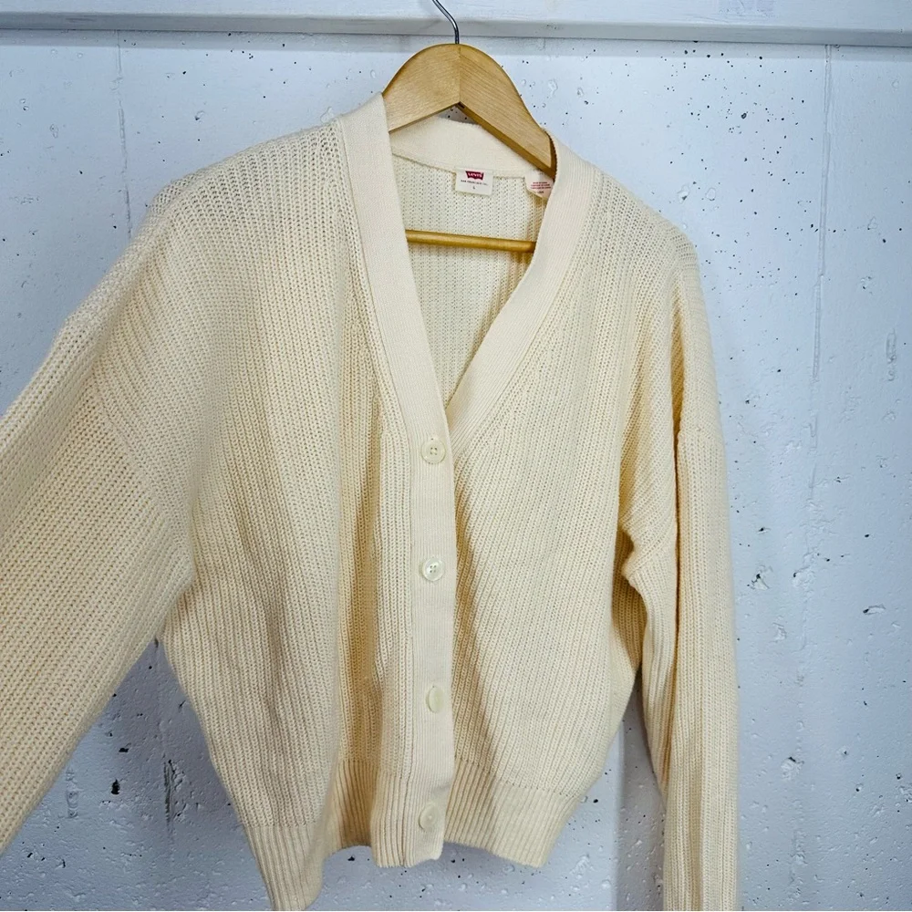 Levi’s Women’s size Large Cream Cyrus Button Down Cardigan Sweater